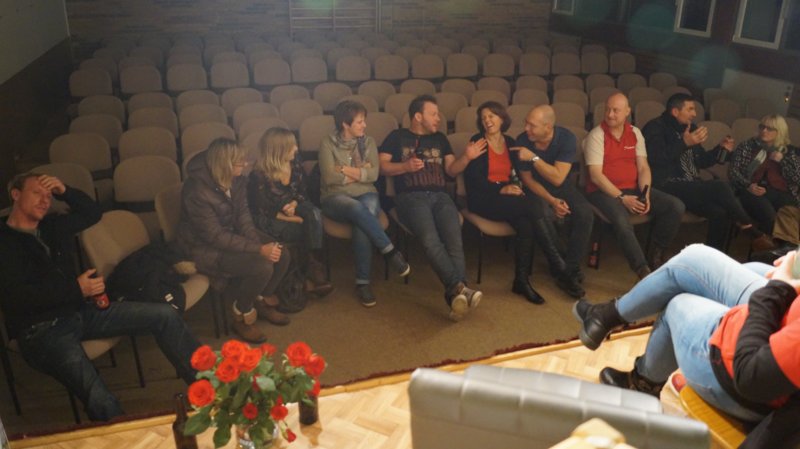 backstage_011.jpg